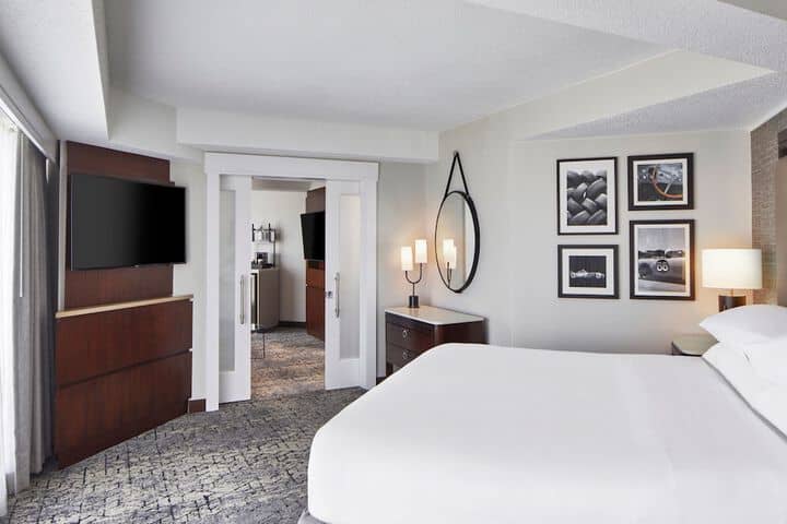Room 25 of 48