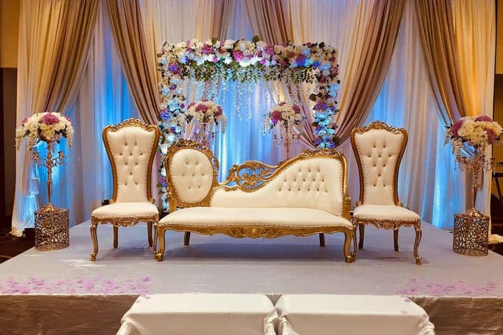 Ballroom/Hall 39 of 48